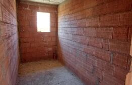 Casă la roșu 4 camere, 105 mp, 5 ari teren, zona Sigmir