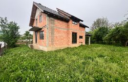 Casa spatioasa cu 4 camere, 150 mp, 10 ari teren, zona Arcalia