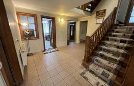 Casa de vanzare, pretabil pentru pensiune/azil, 7 camere, 420 mp, Bistrita