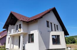 Casa individuala cu 5 camere, 200 mp, cu 24 ari teren, zona Orheiu, Bistritei