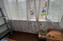 Apartament de vanzare, cu 4 camere, 78 mp, zona Sud