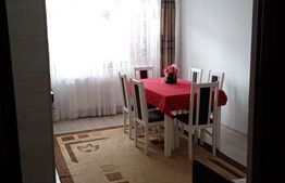 Apartament de vanzare, cu 3 camere, 64 mp, zona Decebal