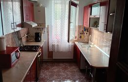 Apartament de vanzare, cu 3 camere, 64 mp, zona Decebal