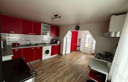 Casa de vanzare, cu 7 camere, 150 mp, zona Stramba