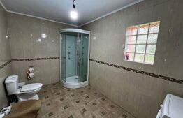 Casa de vanzare, cu 7 camere, 150 mp, zona Stramba