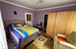 Casa de vanzare, cu 7 camere, 150 mp, zona Stramba