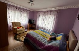 Casa de vanzare, cu 7 camere, 150 mp, zona Stramba