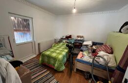 Casa de vanzare, cu 7 camere, 150 mp, zona Stramba