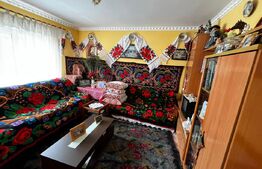 Casa de vanzare, cu 7 camere, 150 mp, zona Stramba