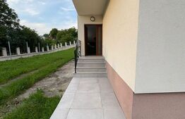 Casa de vanzare, cu 4 camere, 180 mp 1300mp teren Valea Ghinzii