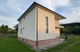 Casa de vanzare, cu 4 camere, 180 mp 1300mp teren Valea Ghinzii