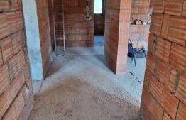 Casa parter, 120 mp, teren 1000 mp, la 25 km de orasul Bistrita