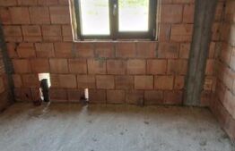 Casa parter, 120 mp, teren 1000 mp, la 25 km de orasul Bistrita