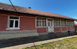 Casa de vanzare, 140 mp, 3300 mp teren, la 25 km de Bistrita