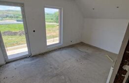Casa noua, semifinisata, 56 ari teren, situata la Tarpiu - 15 km de Bistrita