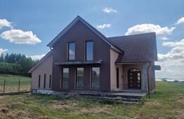 Casa noua, semifinisata, 56 ari teren, situata la Tarpiu - 15 km de Bistrita