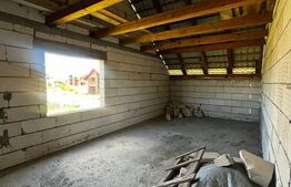 Casă Spațioasă la Roșu, 190 mp Utili, la 5 Minute de Beclean