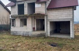 Casă Spațioasă la Roșu, 190 mp Utili, la 5 Minute de Beclean