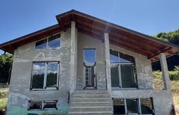 Casă cu panoramă deosebită pe Dealul Jelni – 10 ari de teren, stadiu semifinisat