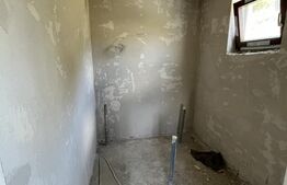 Casă cu panoramă deosebită pe Dealul Jelni – 10 ari de teren, stadiu semifinisat