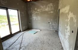 Casă cu panoramă deosebită pe Dealul Jelni – 10 ari de teren, stadiu semifinisat