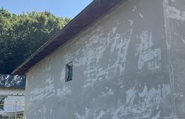 Casă cu panoramă deosebită pe Dealul Jelni – 10 ari de teren, stadiu semifinisat