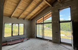 Casă cu panoramă deosebită pe Dealul Jelni – 10 ari de teren, stadiu semifinisat