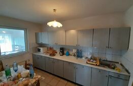 Casa de vanzare, cu 5 camere, 200 mp, zona Piatra Fantanele