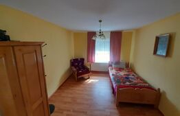 Casa de vanzare, cu 5 camere, 200 mp, zona Piatra Fantanele