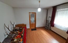 Casa de vanzare, cu 5 camere, 200 mp, zona Piatra Fantanele