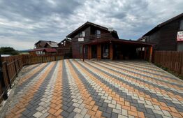 Cabană cu 3 dormitoare, 3 băi, terasă și teren de 400 mp în Băile Figa