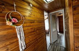 Cabană cu 3 dormitoare, 3 băi, terasă și teren de 400 mp în Băile Figa