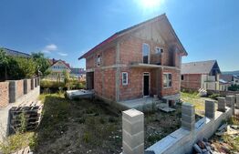 Casa individuala, finisata, 4 ari teren, zona Terra