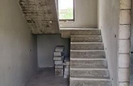 Casa de vanzare, 240 mp, zona jelna, teren 10 ari