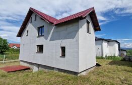 Casa de vanzare, 240 mp, zona jelna, teren 10 ari