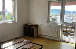 Apartament cu 3 camere, loc de parcare, zona Hotel Diana