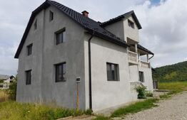 Casa cu mansarda, 220 mp, in zona Colldau, 3 km de Beclean 