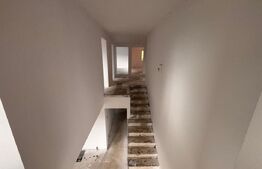 Casa de vanzare, 230 mp + teren de 1500 mp, zona Subcetate