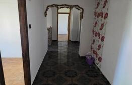 Apartament cu 3 camere, 75 mp, zona centrala