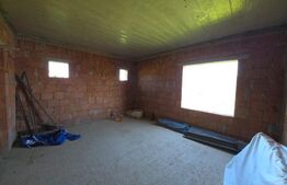 Casa la rosu, 180 mp utili si 870 mp teren, zona Valea Rusului