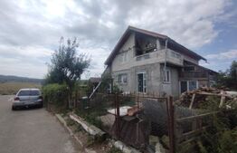 Casa 120 mp, 6 camere, 2 nivele, zona Beclean