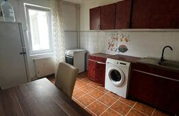 Apartament de vanzare cu 4 camere, 77 mp, partea de jos a orasului