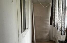 Apartament de vanzare cu 4 camere, 77 mp, partea de jos a orasului