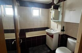 Apartament cu 3 camere, decomandat, zona Lama