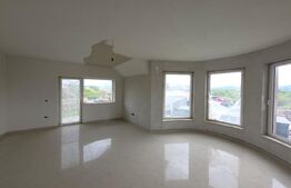 Casa cu 5 camere, 300 mp, teren 17 ari, Valea Rusului