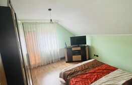 Casa cocheta, cu 4 camere, 130 mp - zona linistita 