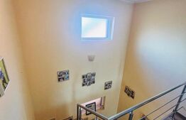 Casa cocheta, cu 4 camere, 130 mp - zona linistita 