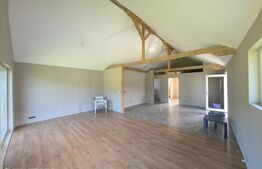 Casă cu priveliște superbă–5 camere, 125 mp utili, teren 10 ari- zona Unirea