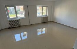 Spatiu comercial cu vad comercial strada Andrei Muresanu, 75 mp