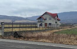 Casa Individuala, 230 mp, 2900 mp teren, 15 km de Bistrita 2900 mp teren
